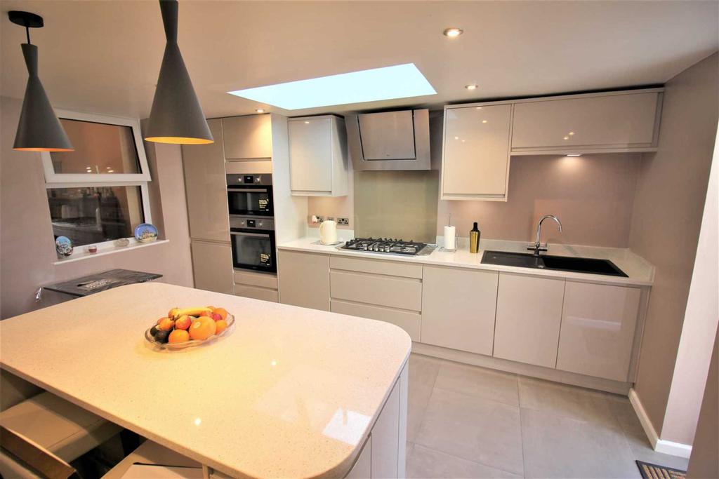Palmer Street, WestonsuperMare 4 bed terraced house £250,000