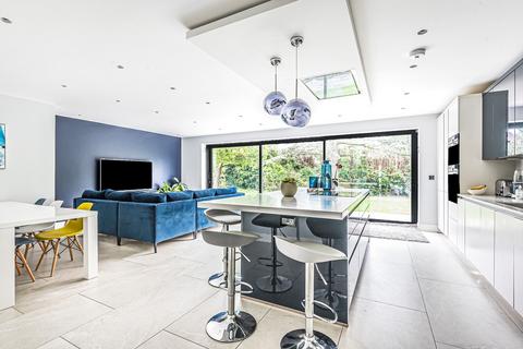12 Mowbray Road, Edgware, HA8 8JQ