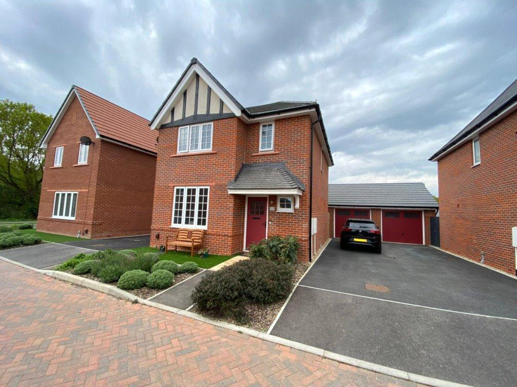 Sandy Hills, Binfield, Bracknell, RG42 3 bed detached house £2,000