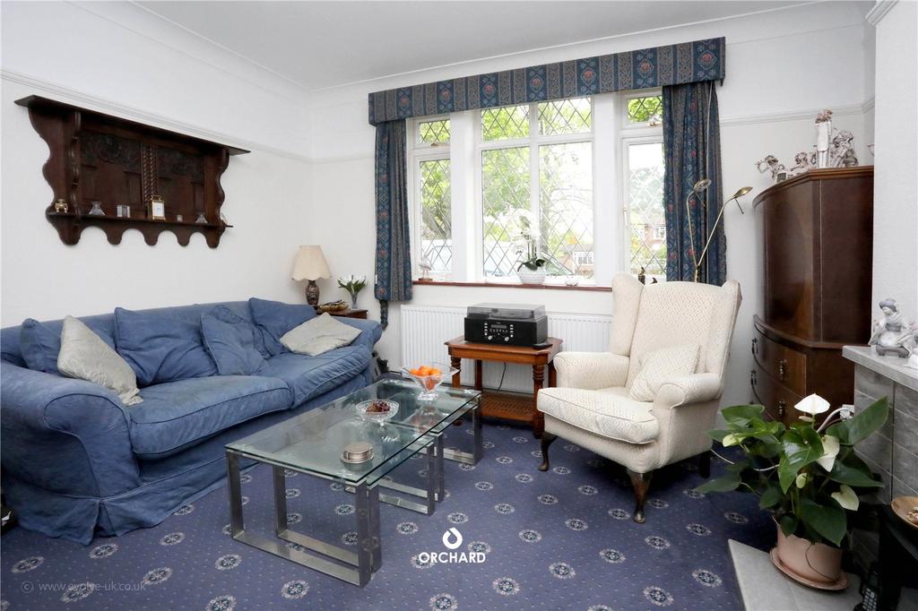 The Grove, Ickenham, UB10 3 bed semidetached house £850,000