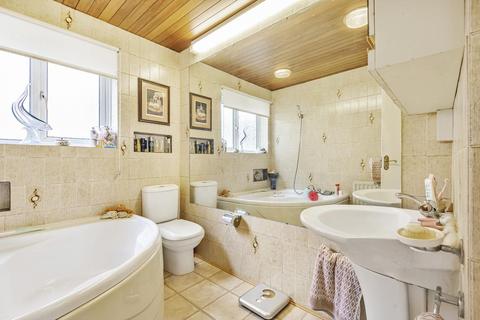 16 Elmstead Lane, Chislehurst, BR7 5EG