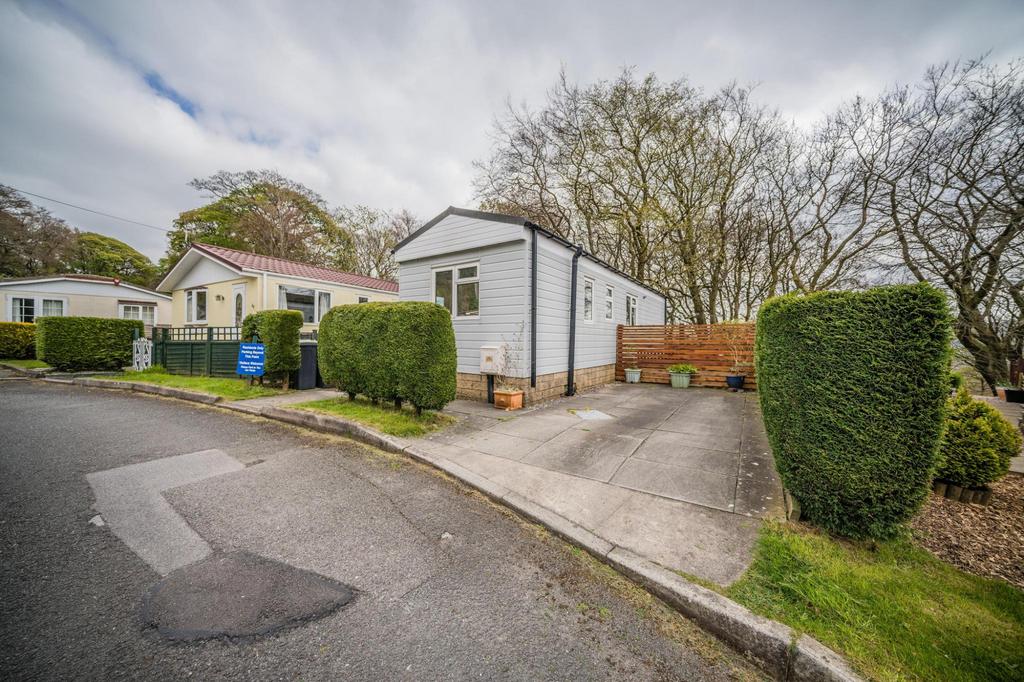 Punch Bowl Caravan Park, Manchester Road, Buxton, SK17 1 bed mobile