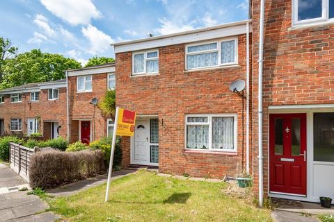 64 Chaucer Close, Basingstoke, RG24 9DW