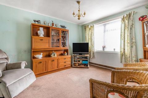 64 Chaucer Close, Basingstoke, RG24 9DW