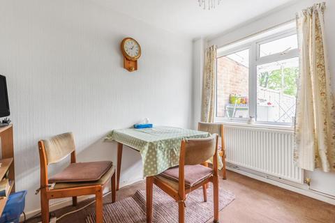 64 Chaucer Close, Basingstoke, RG24 9DW