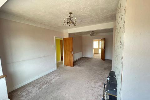 8 Saffron Road, Romford, RM5 3ES