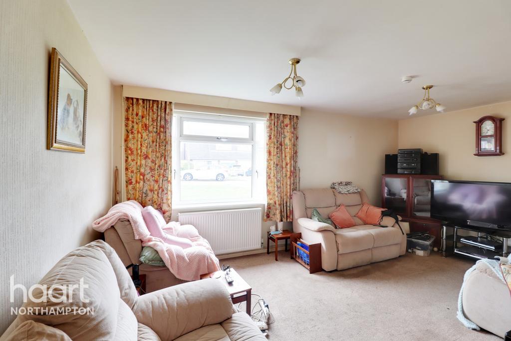 Fulford Drive, Northampton 4 bed detached house £300,000