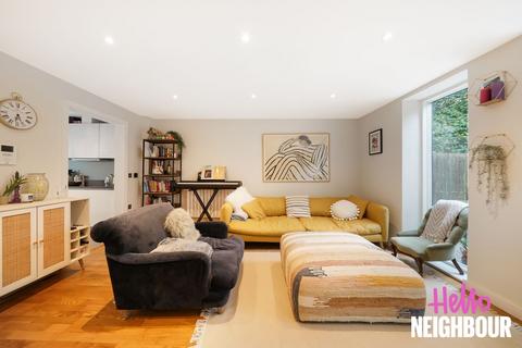 3 bedroom semi-detached house to rent, Brixton Hill, London, SW4