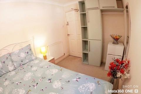 1 bedroom in a house share to rent, 1A Eastbourne Street, Lincoln, Lincolnshire, LN2 5BW