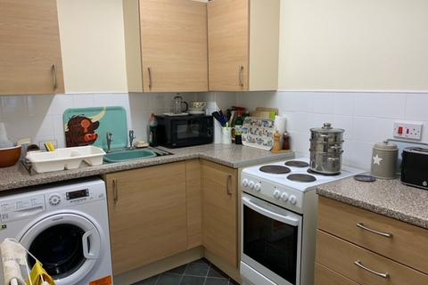 2 bedroom flat to rent, Bournemouth Road, Chandlers Ford