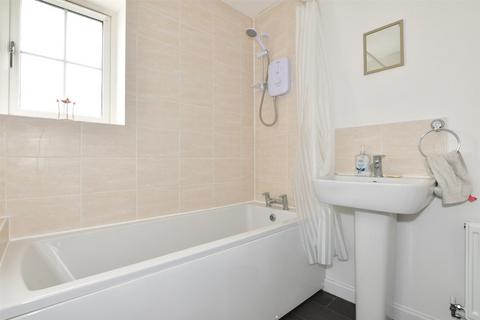 10 Cornflower Avenue, Hythe, CT21 4AY