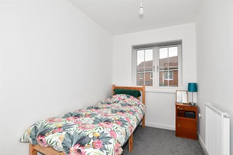10 Cornflower Avenue, Hythe, CT21 4AY