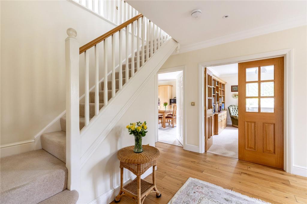 Damask Close, Tring, Hertfordshire, HP23 4 bed detached house £1,250,000