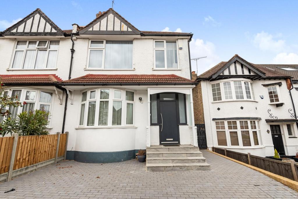 Ashurst Road, North Finchley 3 bed semidetached house £850,000