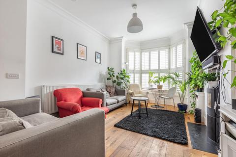 17 Ashmere Grove, London, SW2 5UH