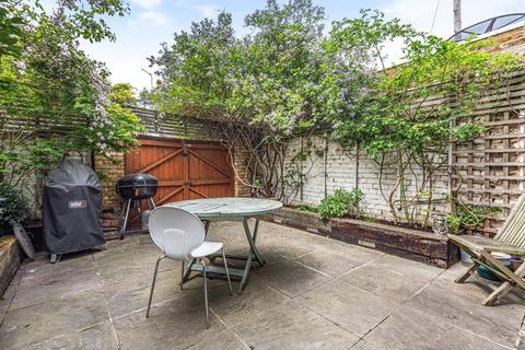 17 Ashmere Grove, London, SW2 5UH