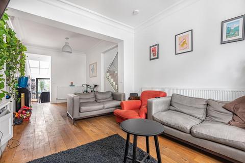 17 Ashmere Grove, London, SW2 5UH