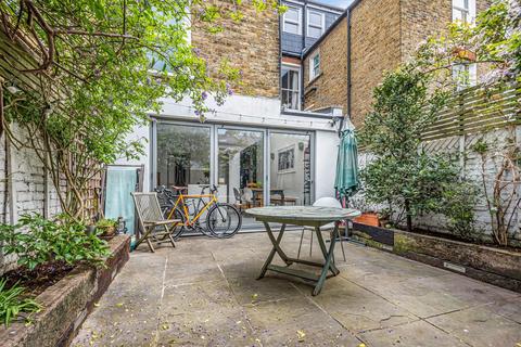 17 Ashmere Grove, London, SW2 5UH