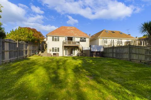 5 bedroom detached house to rent, Downs Valley Road, Woodingdean