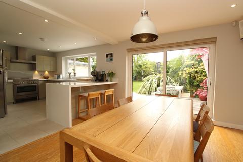 71 Clevedon Road, Failand, Bristol, BS8 3UL