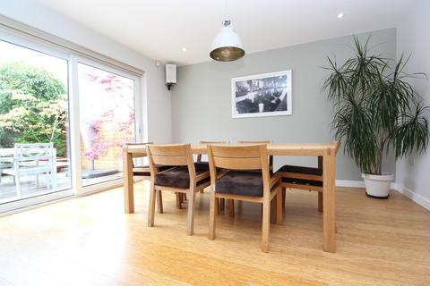 71 Clevedon Road, Failand, Bristol, BS8 3UL