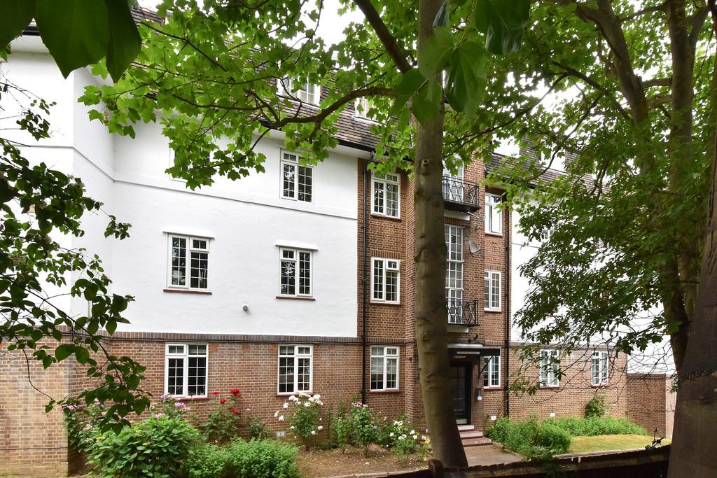 Perry Vale, Forest Hill 2 bed apartment £375,000