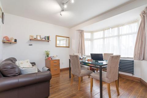 2 bedroom flat for sale - 76 Cotswold Gardens, NW2