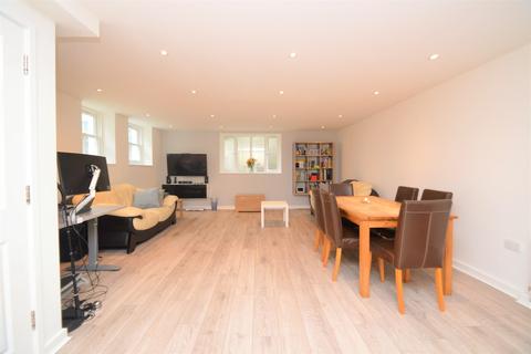 Flat 2, New Walpole House Fountain Close, London, SE18 6XL
