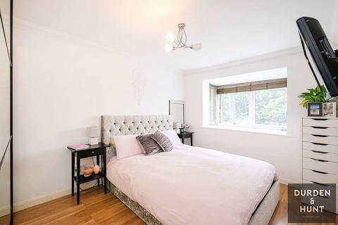51 Vignoles Road, Romford, RM7 0DT