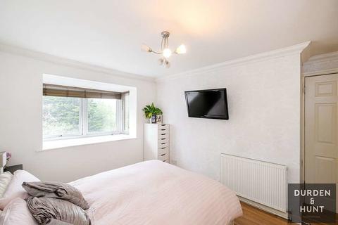 51 Vignoles Road, Romford, RM7 0DT