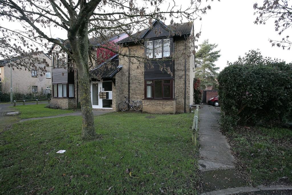 KIDLINGTON Studio £750 pcm (£173 pw)