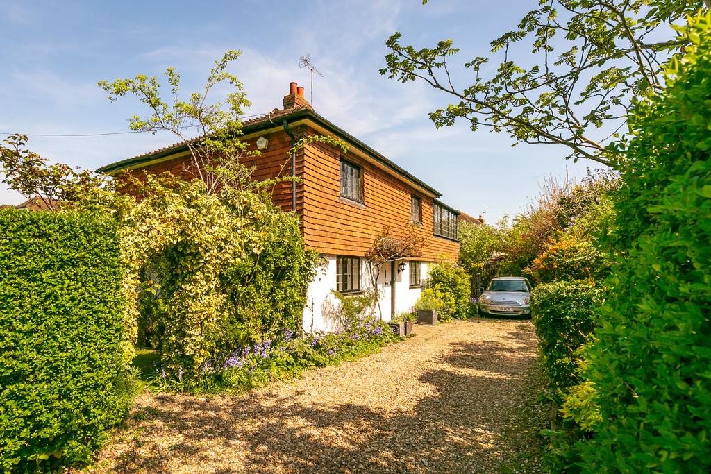 Merrow Street, Guildford 4 bed detached house £1,000,000
