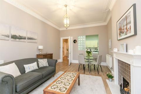 2 bedroom flat to rent, Inverleith Gardens, Edinburgh, EH3