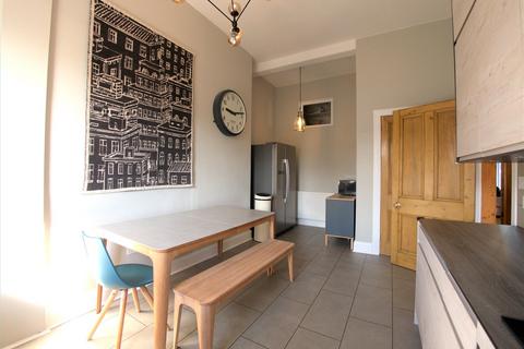 2 bedroom flat to rent, West Savile Terrace, Edinburgh, EH9
