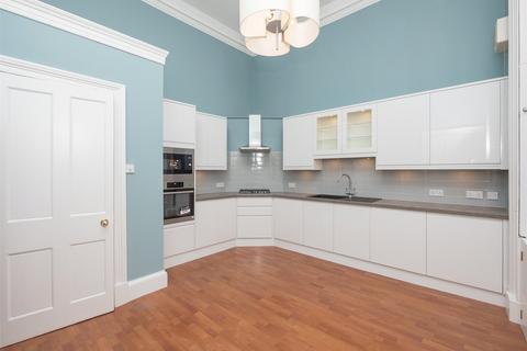 2 bedroom flat to rent, (GF) Ainslie Place, Edinburgh, EH3