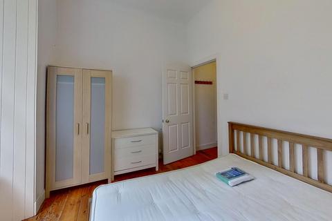 2 bedroom flat to rent, Gladstone Terrace, Edinburgh, EH9