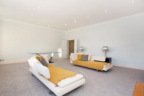 3 bedroom flat for sale, Cadogan Gardens, London, SW3