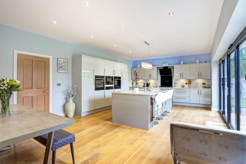 Dining kitchen
