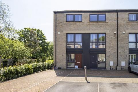 3 bedroom house to rent, 3 Riverside Court, Ripponden, HX6 4BW