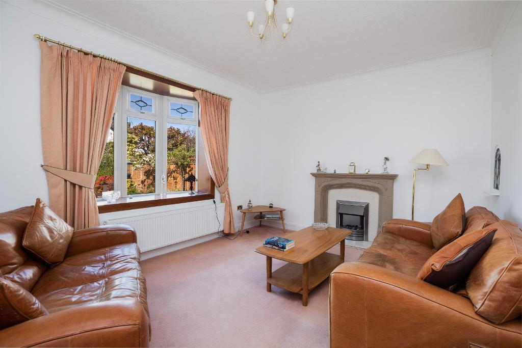 Blenheim Avenue, Stepps, Glasgow, G33 6DJ 2 bed bungalow £299,999