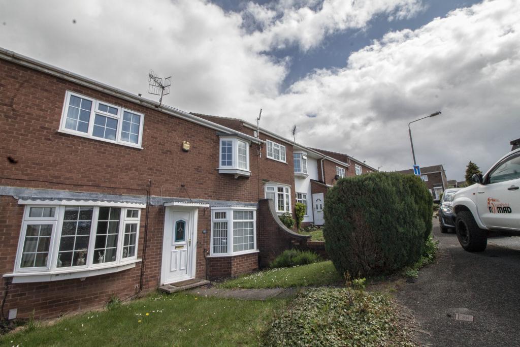 Crawford Rise, Arnold, Nottingham... 2 bed townhouse £750 pcm (£173 pw)