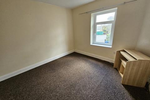 3 bedroom house to rent, Foster Street, Stairfoot