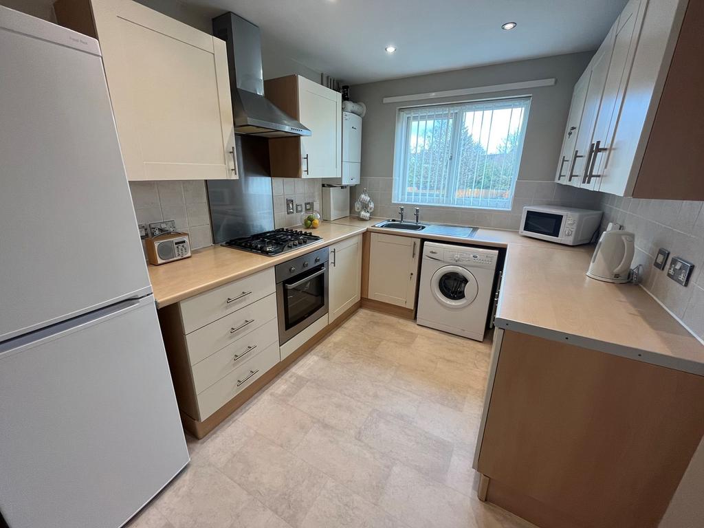 Chatham Road, Birmingham, B31 2 bed apartment £145,000