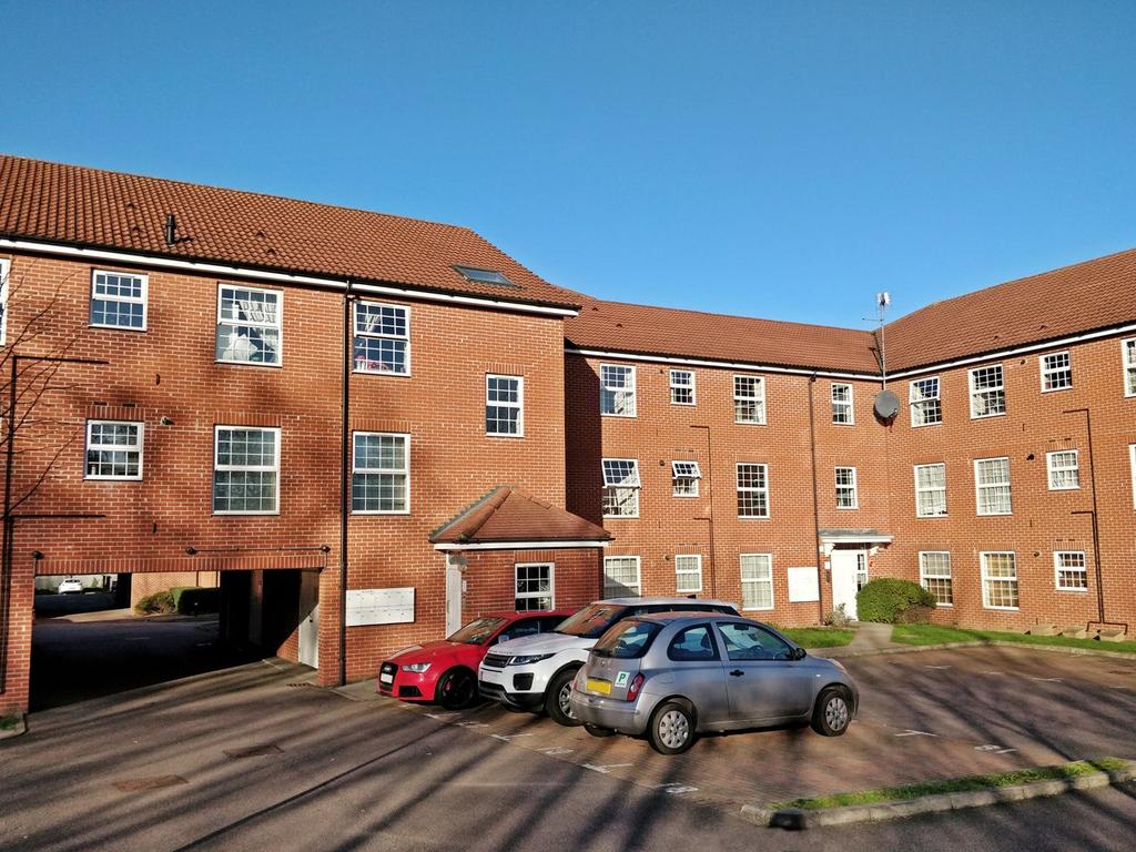 Bridge Court, Welwyn Garden City, AL7 2 bed apartment £1,050 pcm (£