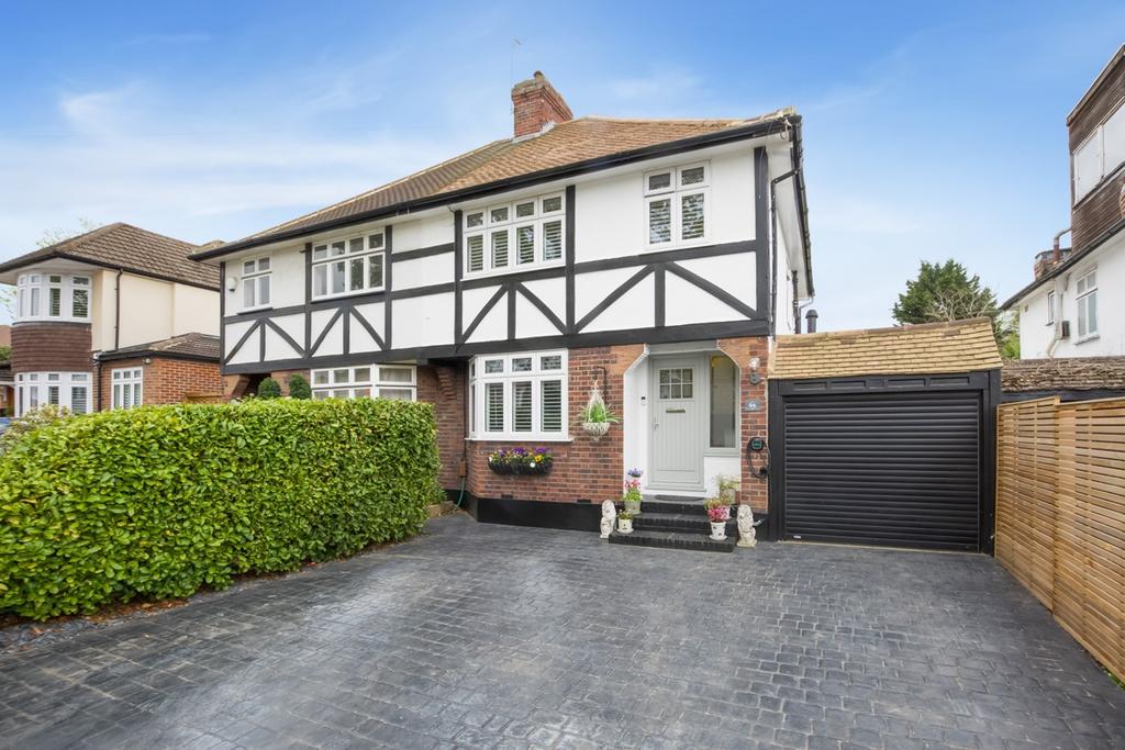 gates-green-road-west-wickham-br4-3-bed-semi-detached-house-775-000