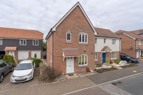 3 bedroom semi-detached house for sale - Whyke Marsh, Chichester