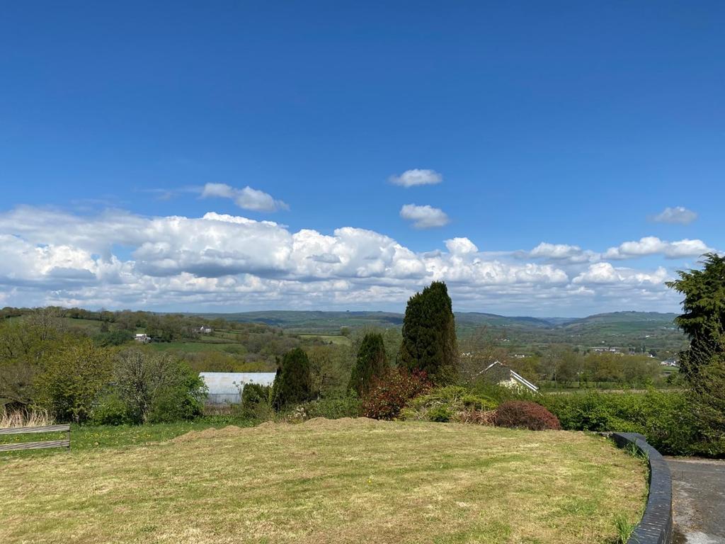 Llanarthne, Caerfyrddin, SA32 5 bed detached house £549,950