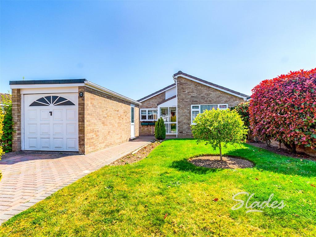 Treeside, Highcliffe, Christchurch... 2 bed bungalow £450,000