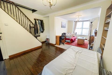 45 North Road, South Ockendon, RM15 6PT