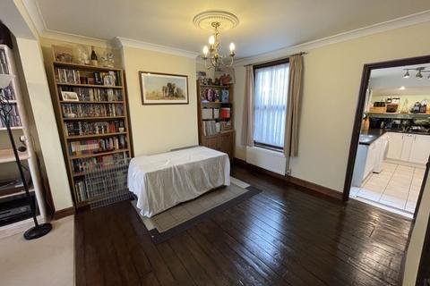 45 North Road, South Ockendon, RM15 6PT